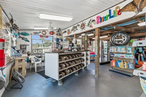 7154 Shoal Line Boulevard Weeki Wachee FL 34607