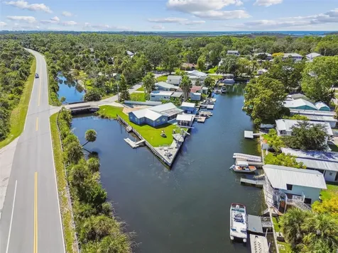 7154 Shoal Line Boulevard Weeki Wachee FL 34607
