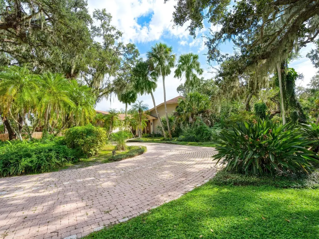 4626 Hadfield Drive Sarasota FL 34235