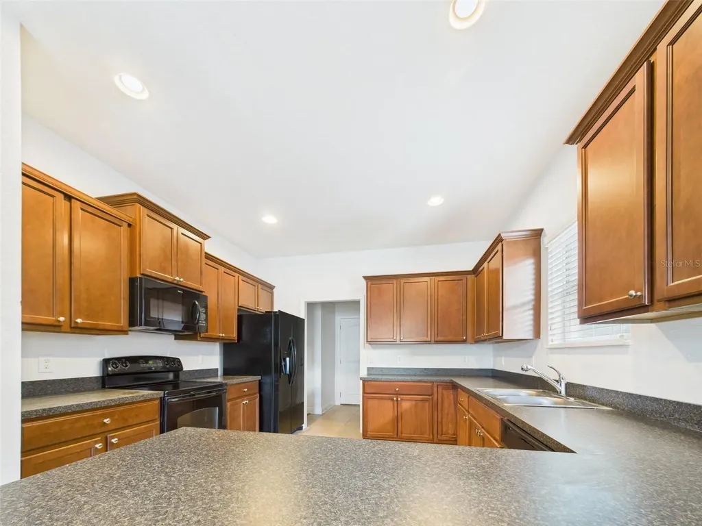 14211 Edinburgh Moor Drive Wimauma FL 33598