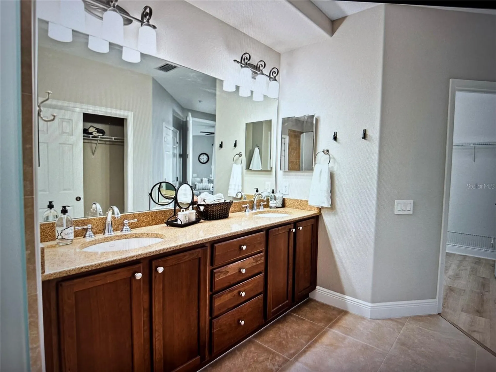 1121 Riverscape Street Bradenton FL 34208