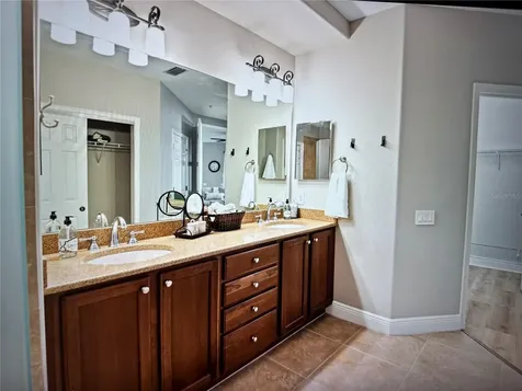 1121 Riverscape Street Bradenton FL 34208