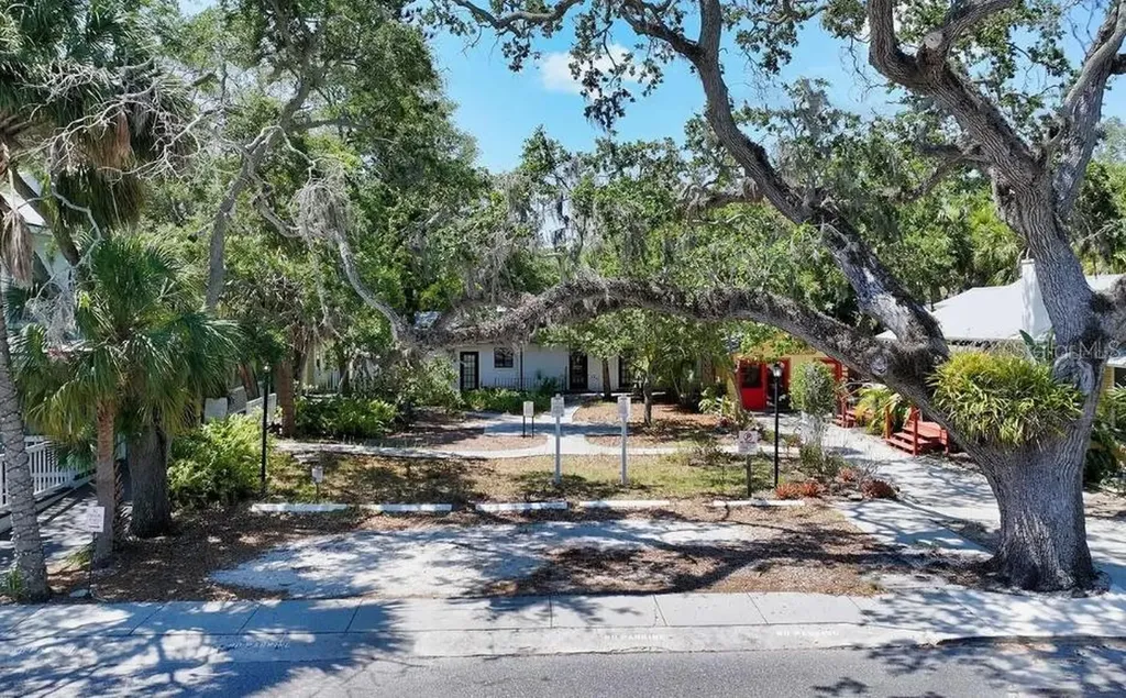 1930 Adams Lane Sarasota FL 34236