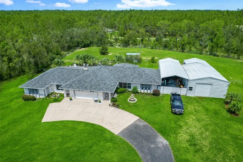 22163 SW Edgewater Boulevard Dunnellon FL 34431