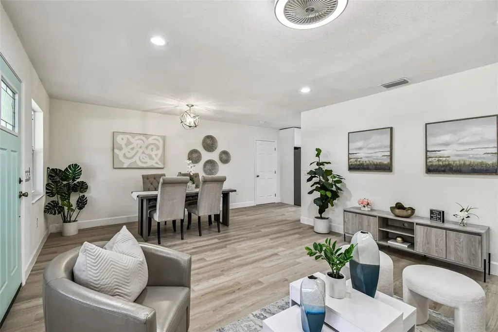 4726 W Knights Avenue Tampa FL 33611