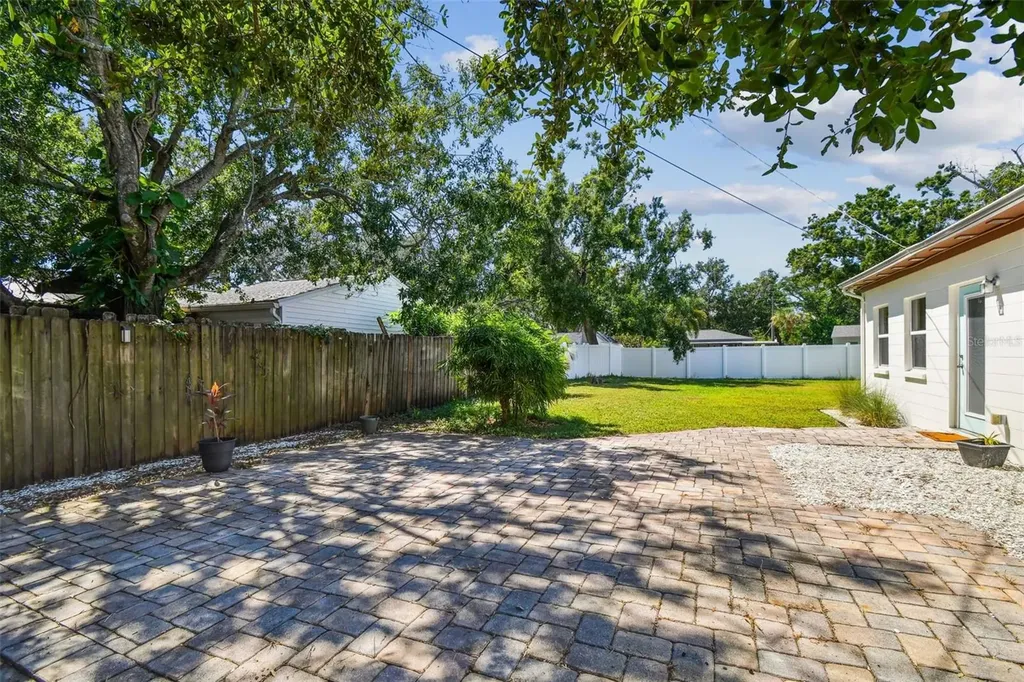 4726 W Knights Avenue Tampa FL 33611