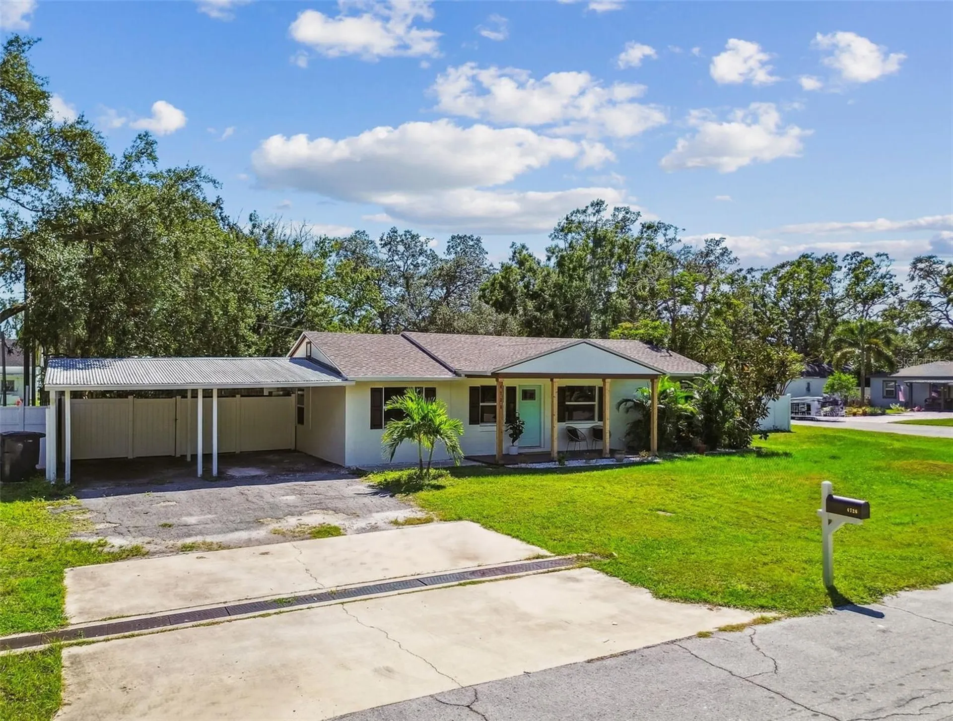 4726 W Knights Avenue Tampa FL 33611