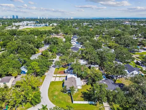 4726 W Knights Avenue Tampa FL 33611