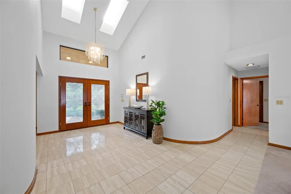 9807 Compass Point Way Tampa FL 33615