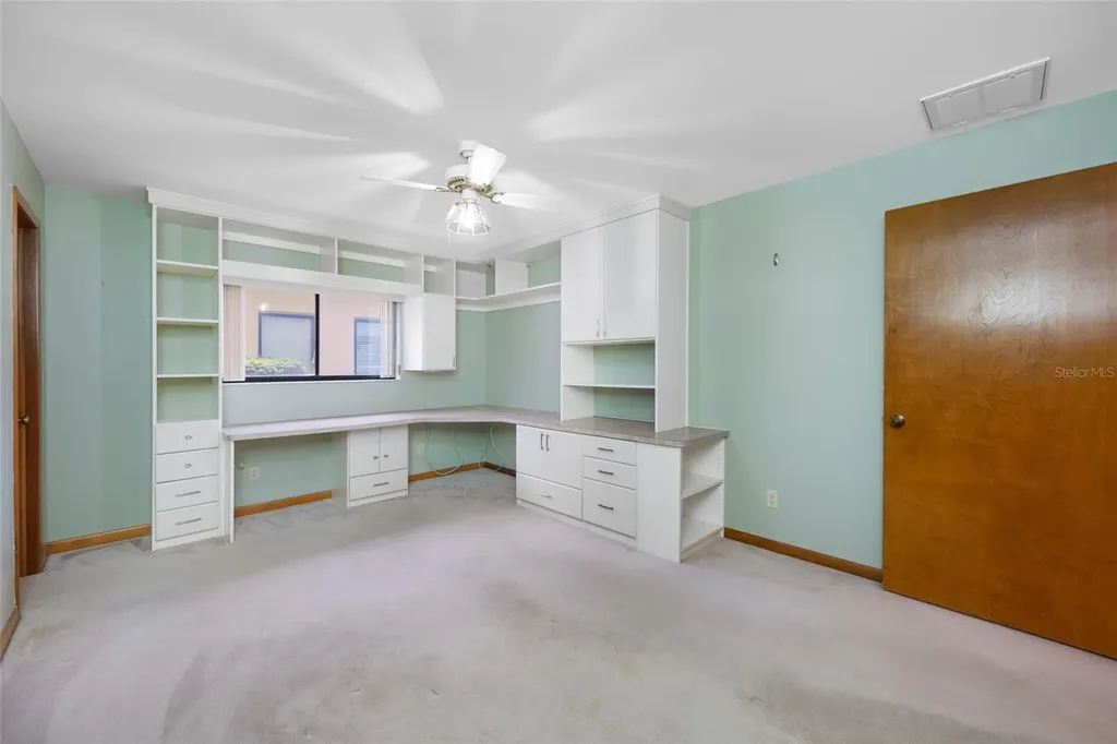 9807 Compass Point Way Tampa FL 33615