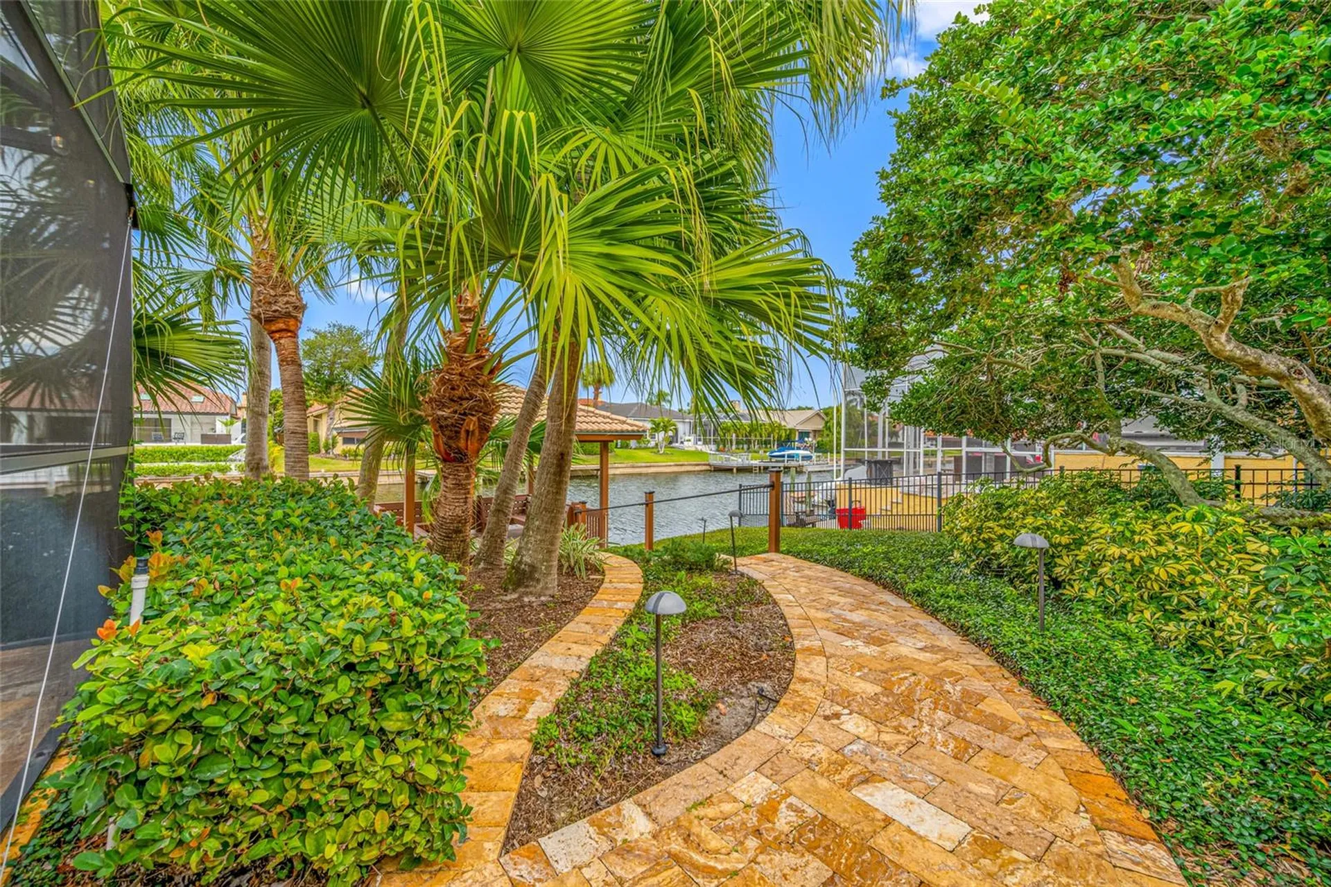 9807 Compass Point Way Tampa FL 33615