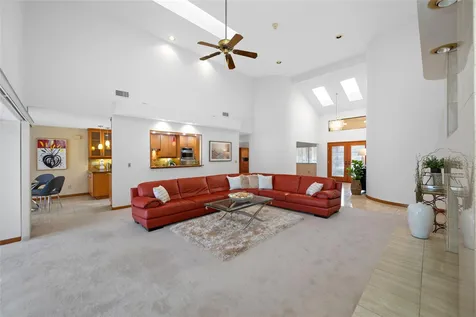 9807 Compass Point Way Tampa FL 33615