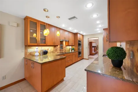 9807 Compass Point Way Tampa FL 33615