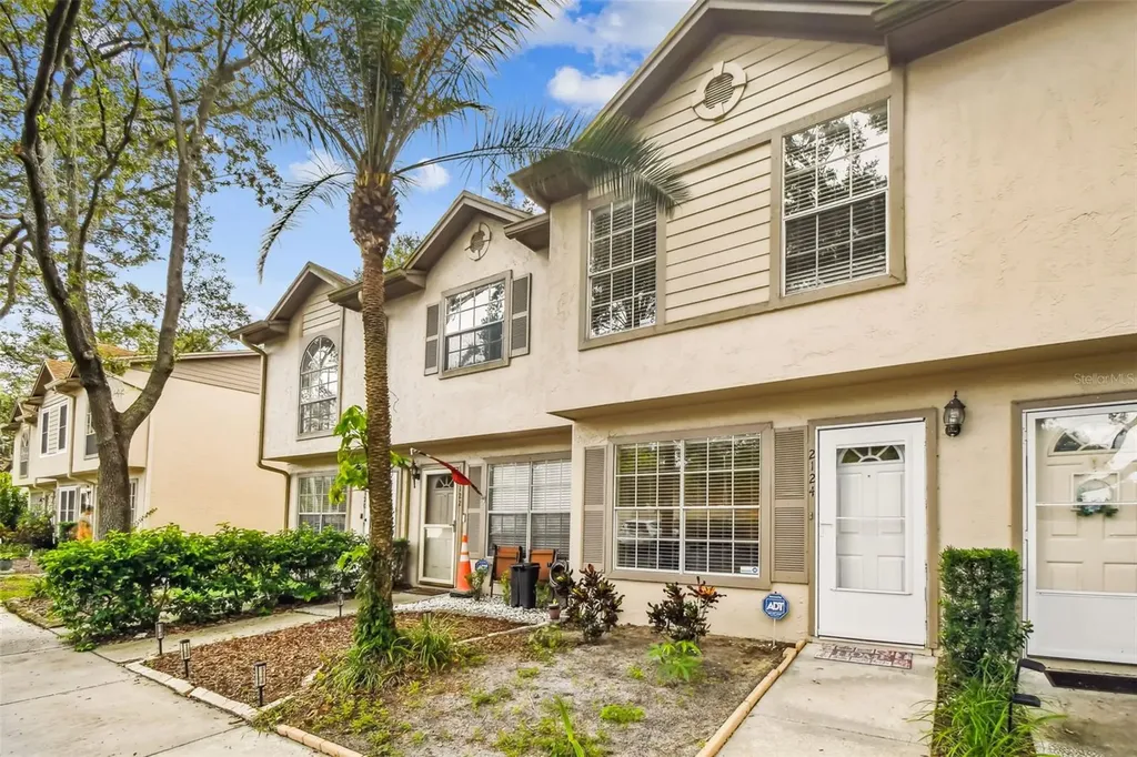 2124 Fletchers Point Circle Tampa FL 33613