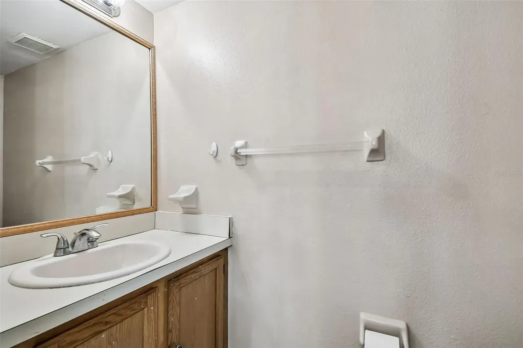 2124 Fletchers Point Circle Tampa FL 33613