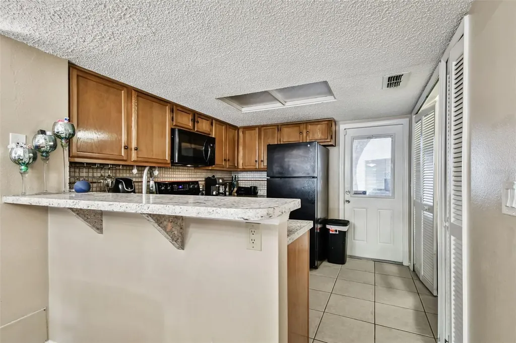 2124 Fletchers Point Circle Tampa FL 33613