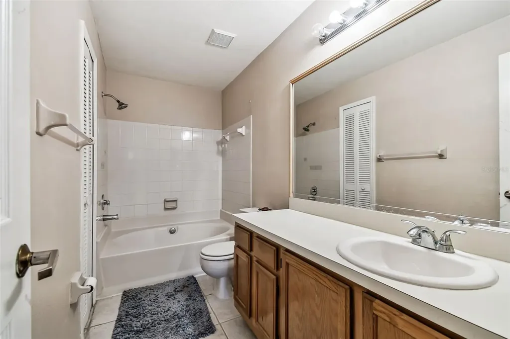 2124 Fletchers Point Circle Tampa FL 33613