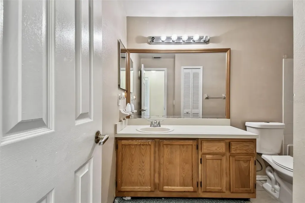 2124 Fletchers Point Circle Tampa FL 33613