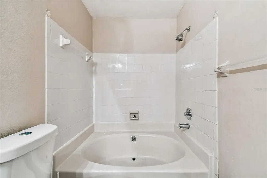 2124 Fletchers Point Circle Tampa FL 33613