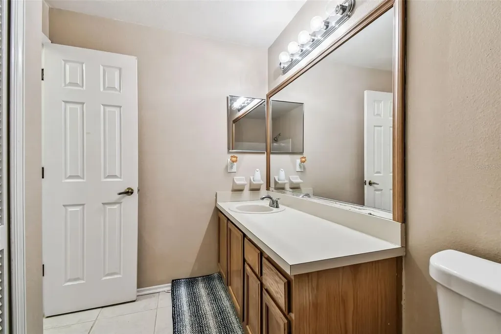 2124 Fletchers Point Circle Tampa FL 33613