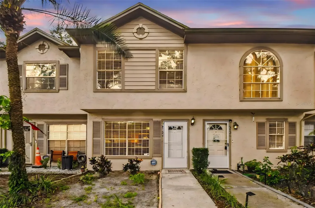 2124 Fletchers Point Circle Tampa FL 33613