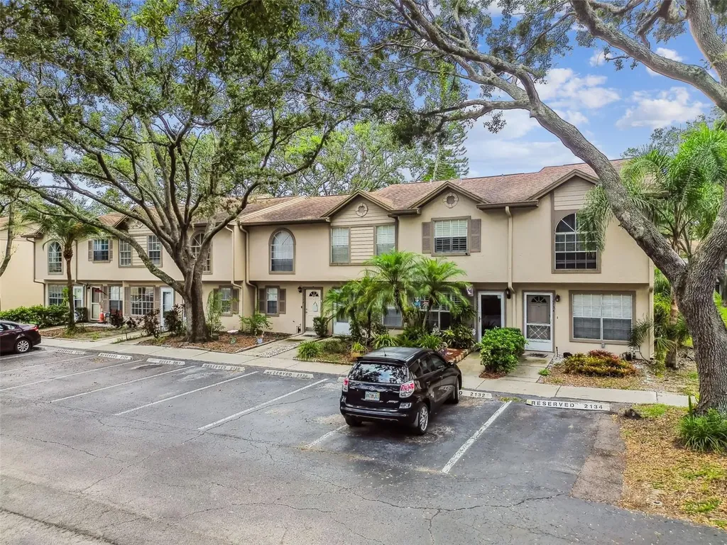 2124 Fletchers Point Circle Tampa FL 33613