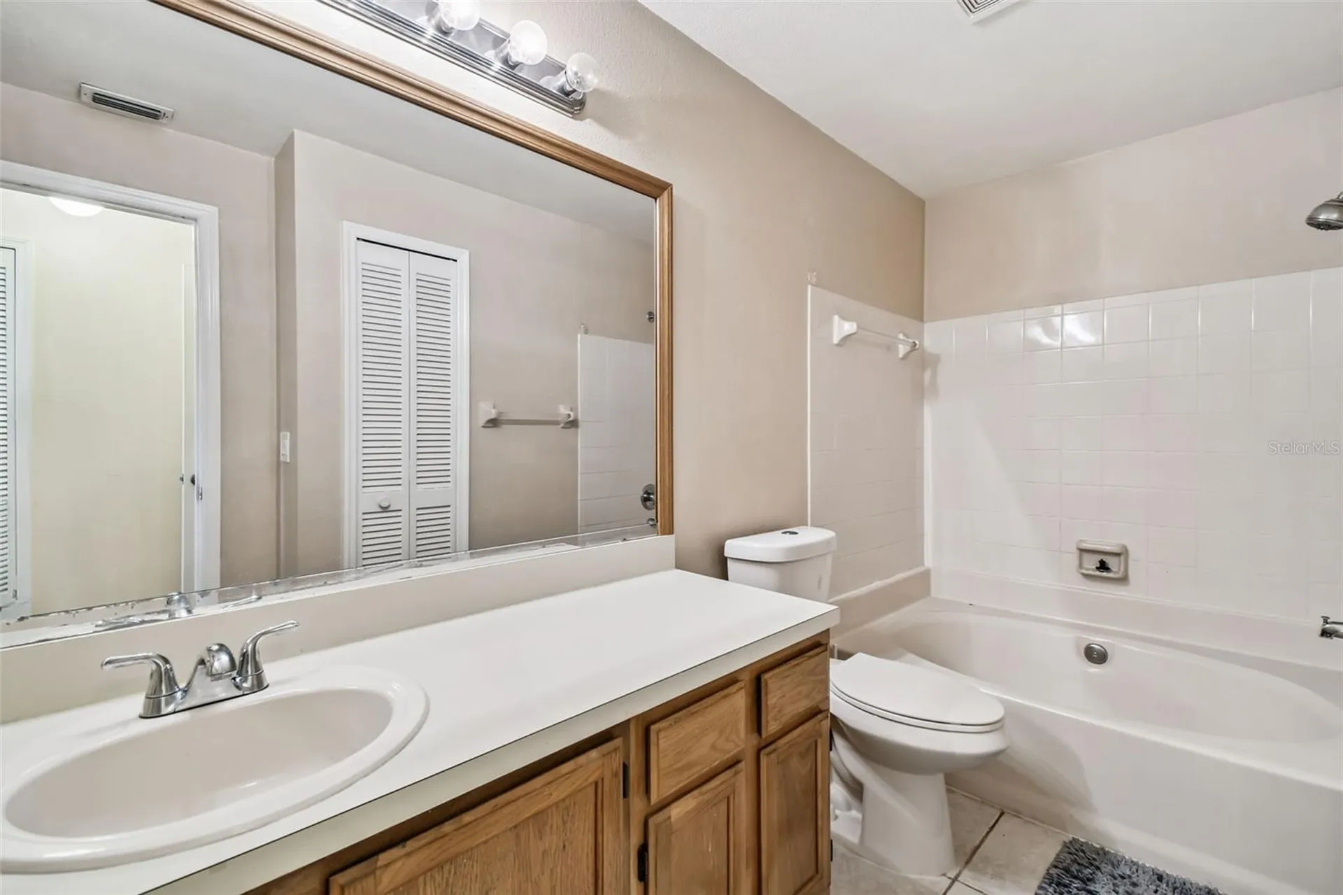 2124 Fletchers Point Circle Tampa FL 33613