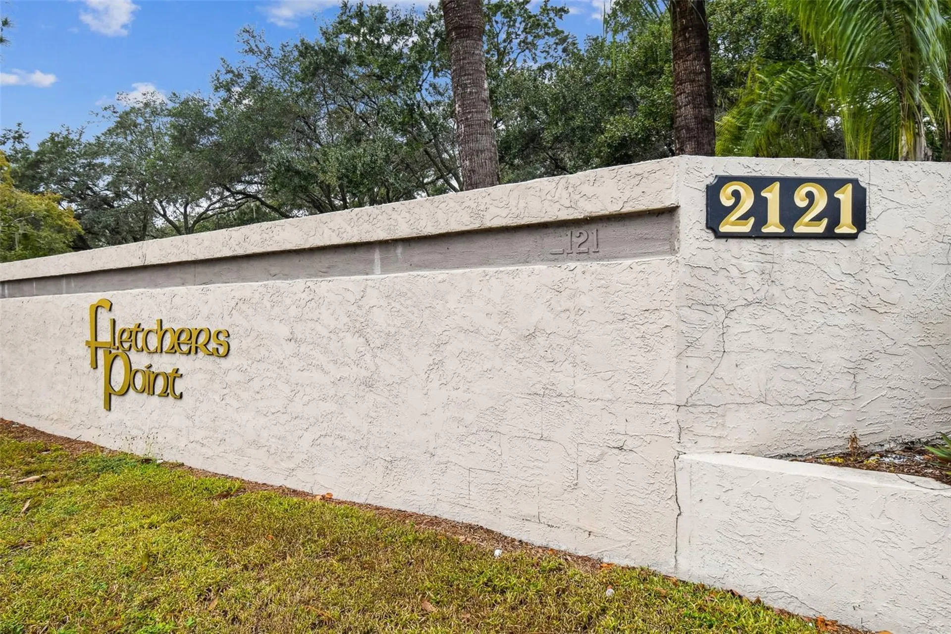 2124 Fletchers Point Circle Tampa FL 33613