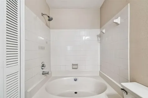 2124 Fletchers Point Circle Tampa FL 33613