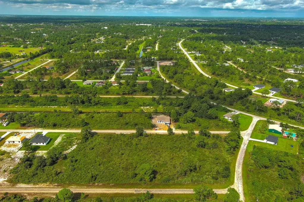 642 Vasser Avenue S Lehigh Acres FL 33974
