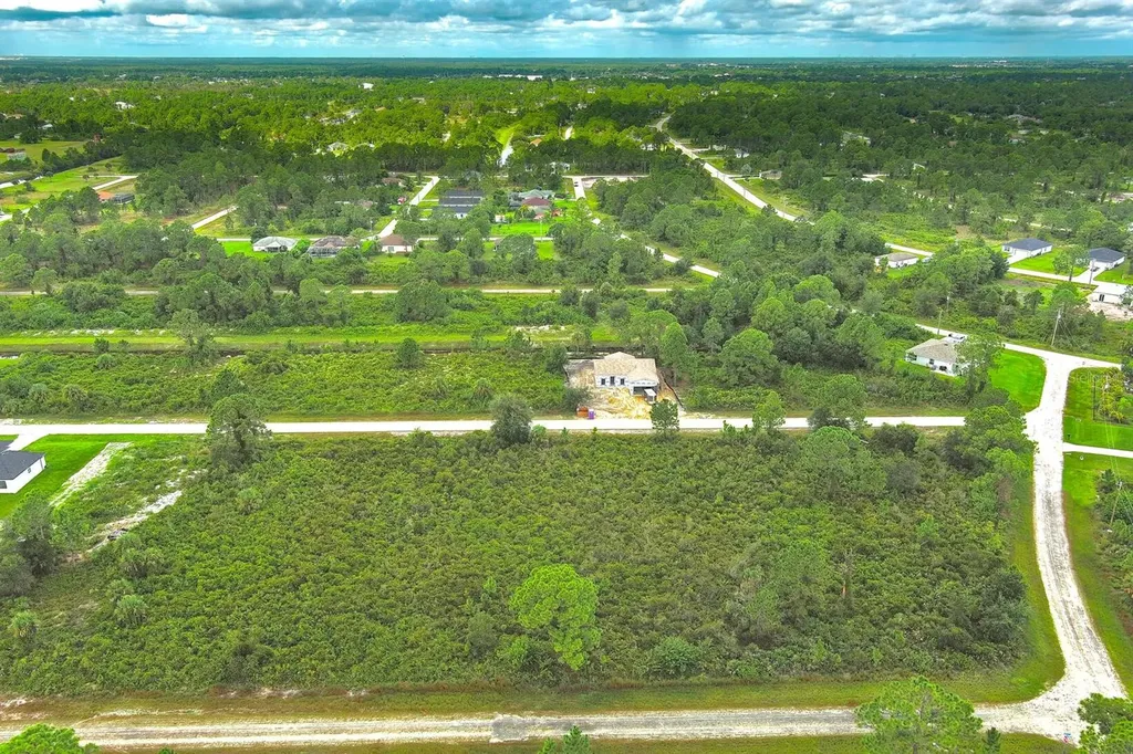 642 Vasser Avenue S Lehigh Acres FL 33974