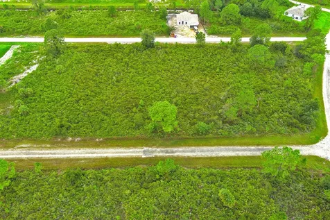 642 Vasser Avenue S Lehigh Acres FL 33974