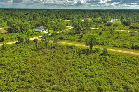 642 Vasser Avenue S Lehigh Acres FL 33974