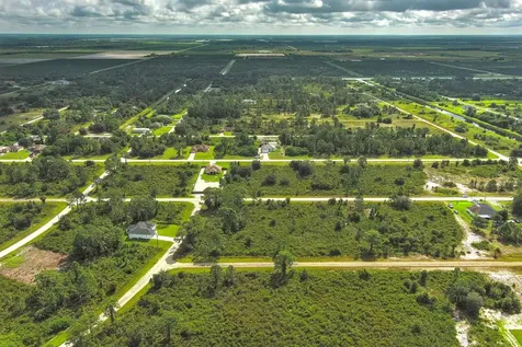 642 Vasser Avenue S Lehigh Acres FL 33974