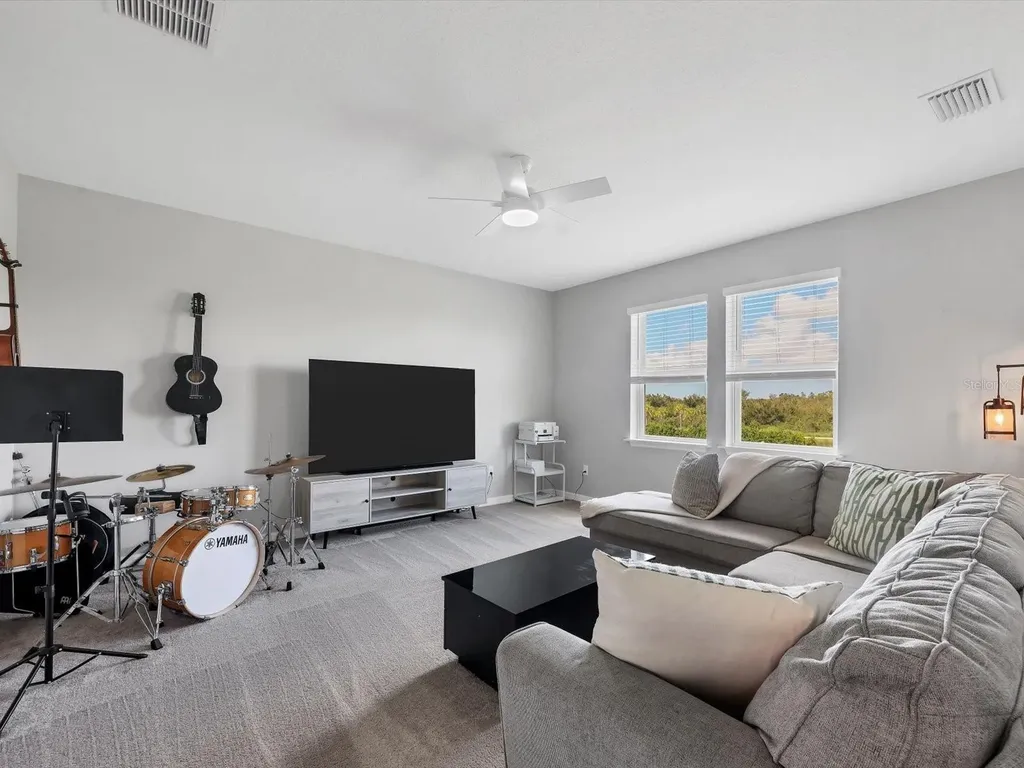 9040 Tequila Sunrise Drive Sarasota FL 34241