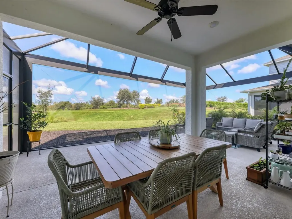 9040 Tequila Sunrise Drive Sarasota FL 34241