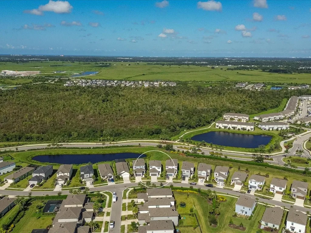 9040 Tequila Sunrise Drive Sarasota FL 34241