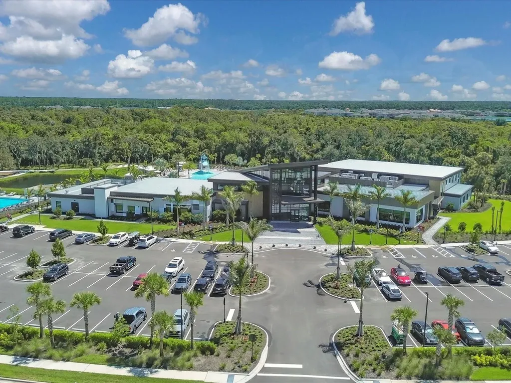 9040 Tequila Sunrise Drive Sarasota FL 34241