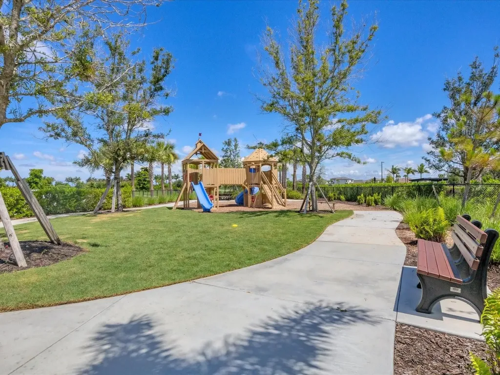 9040 Tequila Sunrise Drive Sarasota FL 34241