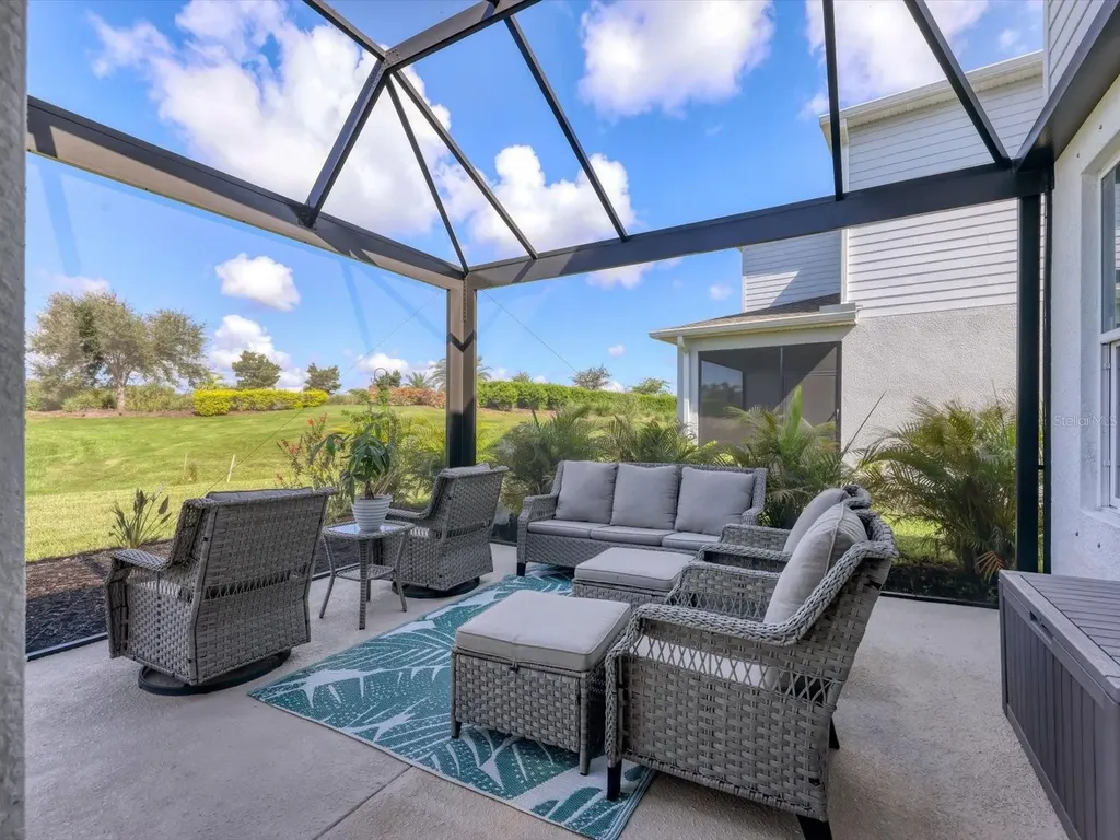 9040 Tequila Sunrise Drive Sarasota FL 34241
