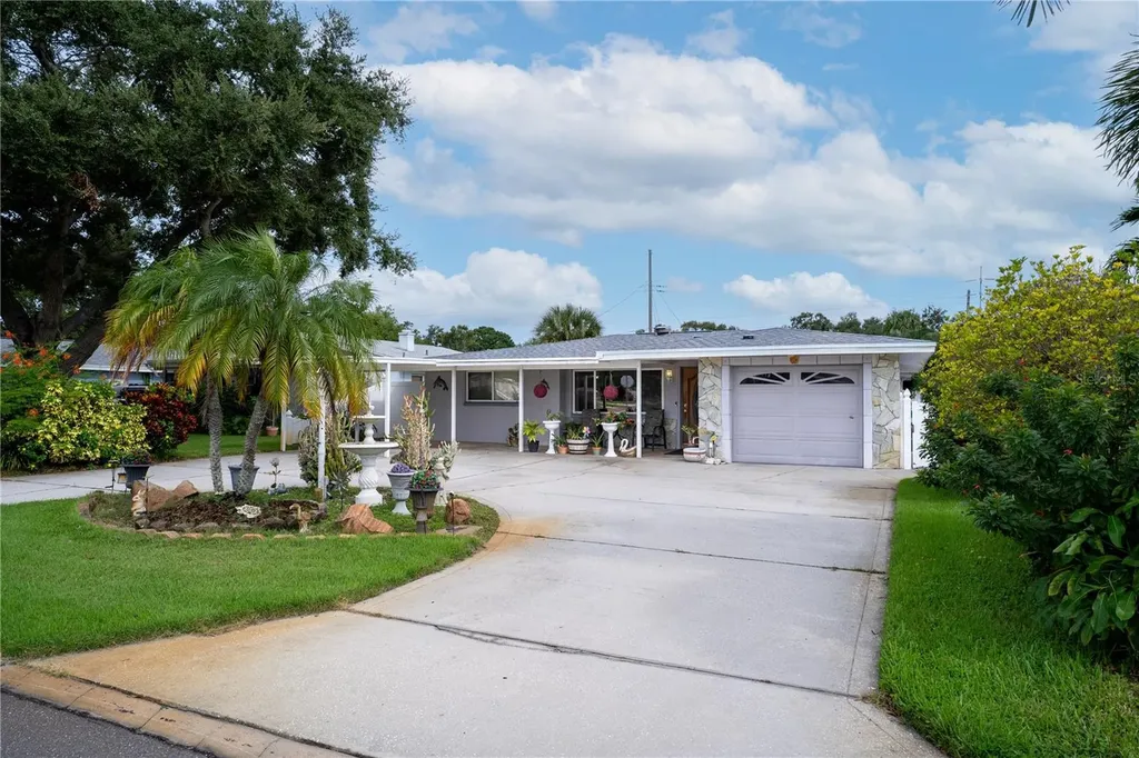 10429 Temple Way Seminole FL 33772