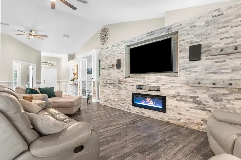 18209 Merwyn Circle Weeki Wachee FL 34614