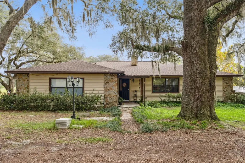 5781 S Crater Lake Circle Keystone Heights FL 32656