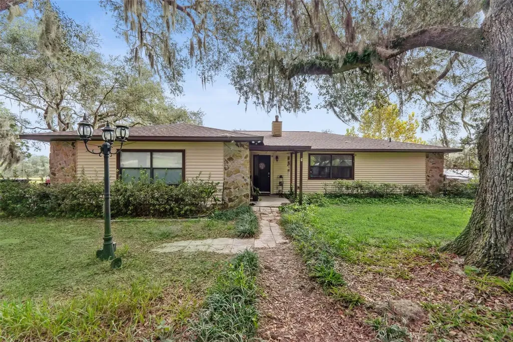 5781 S Crater Lake Circle Keystone Heights FL 32656