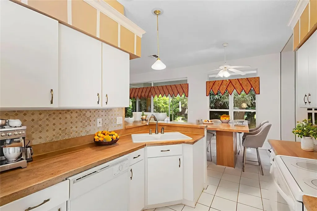 2071 Friar Tuck Lane Orange City FL 32763