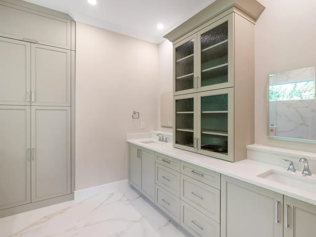 482 E Royal Flamingo Drive Sarasota FL 34236