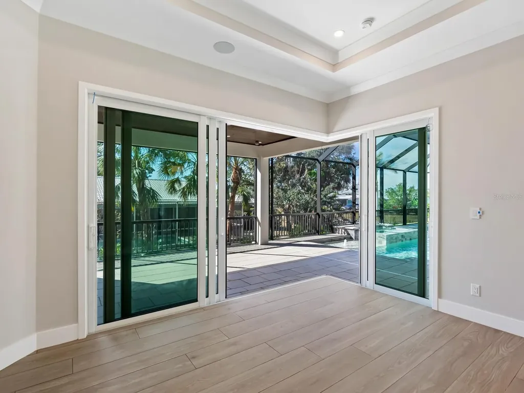 482 E Royal Flamingo Drive Sarasota FL 34236
