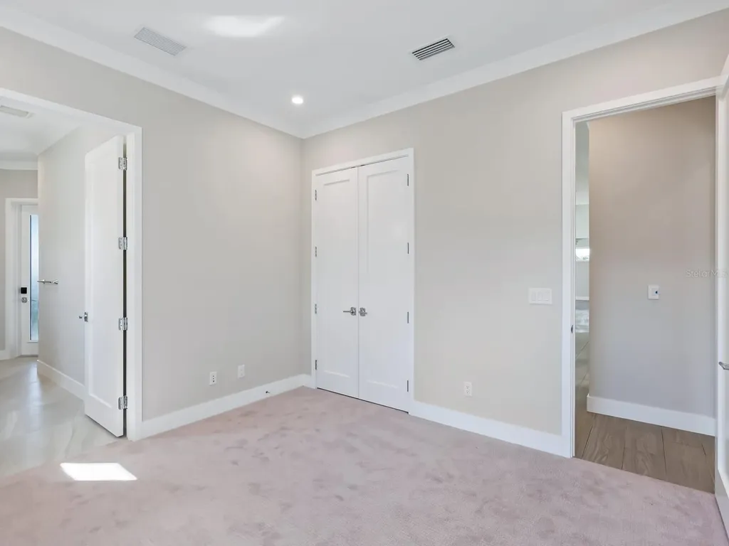 482 E Royal Flamingo Drive Sarasota FL 34236