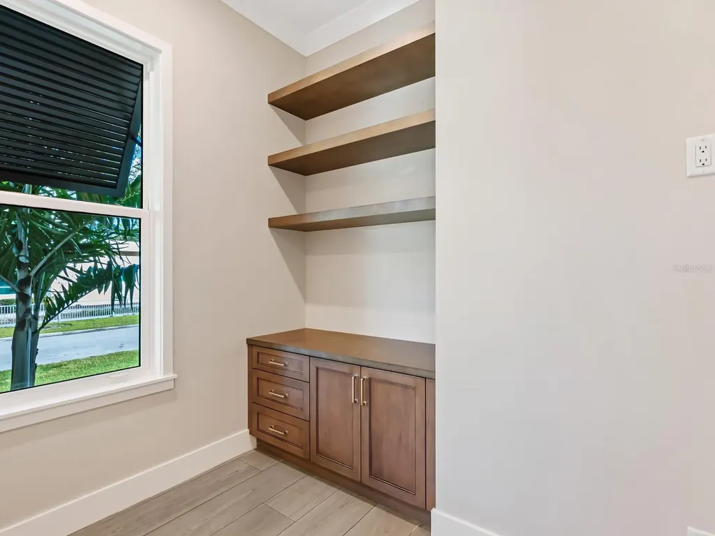 482 E Royal Flamingo Drive Sarasota FL 34236