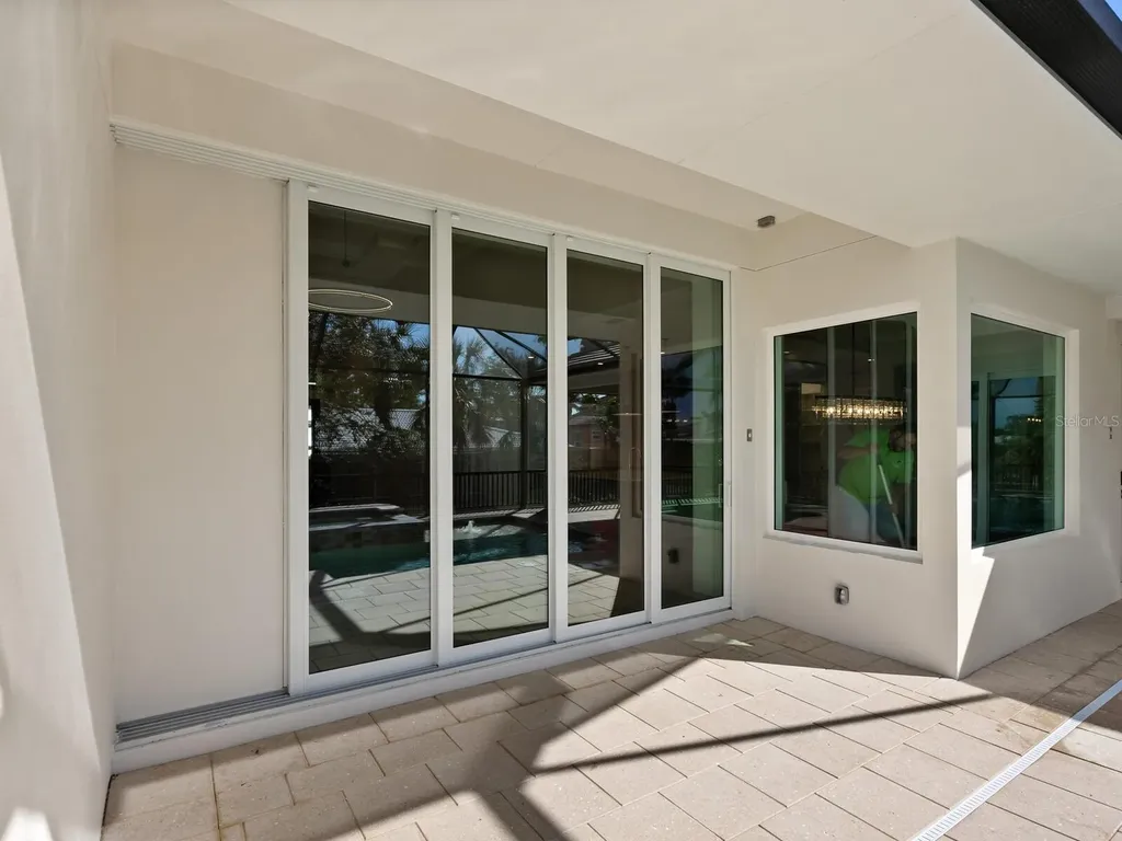 482 E Royal Flamingo Drive Sarasota FL 34236